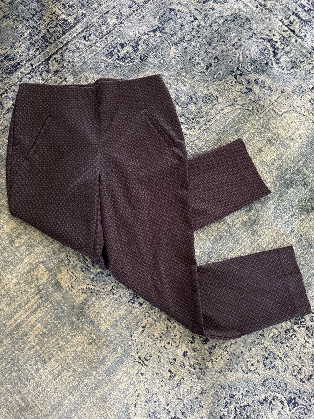 Fabulously Slimming by Chico’s Ankle Pants  XS
